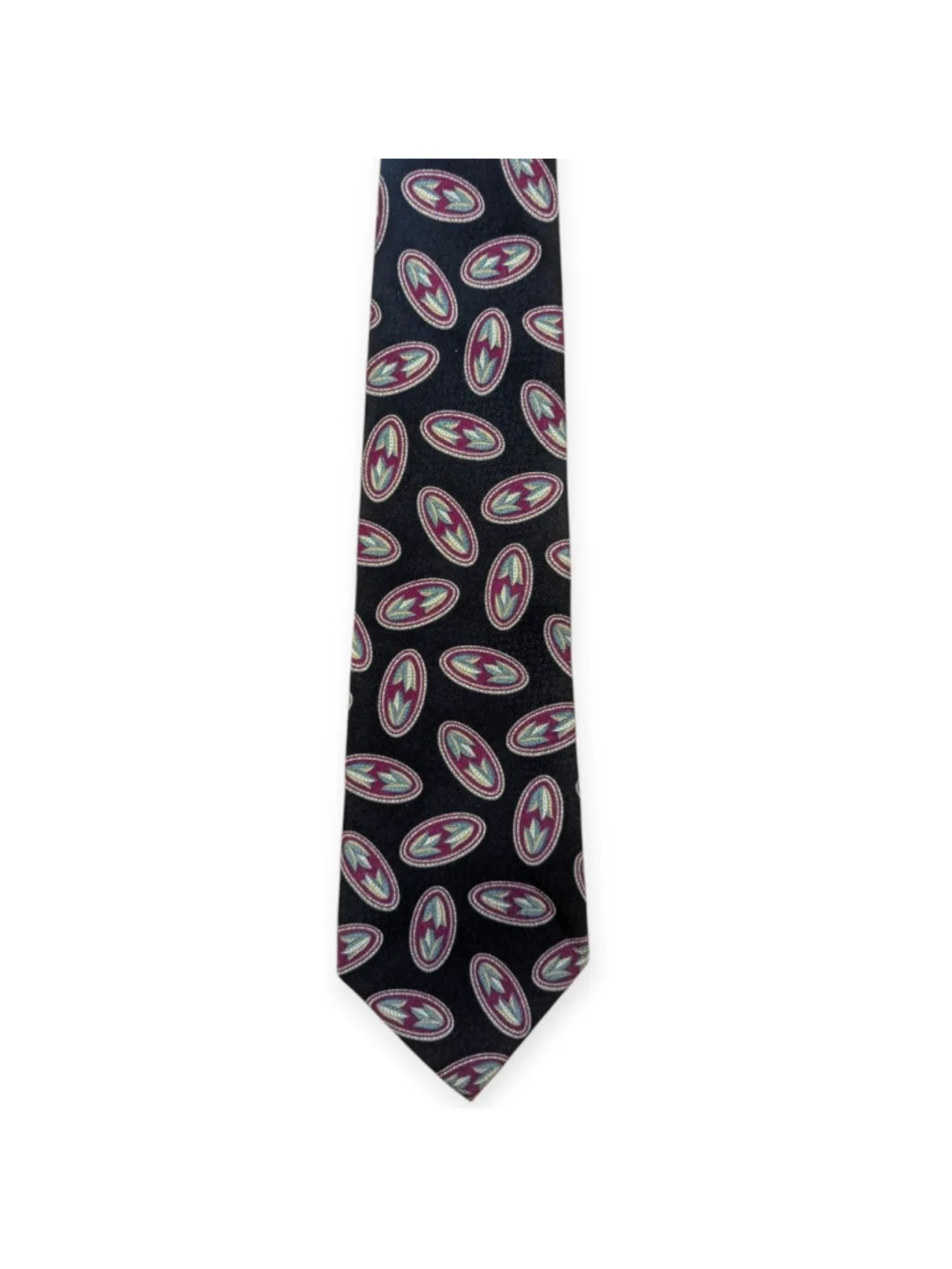 Burberrys Black Burgundy Pattern Silk Tie